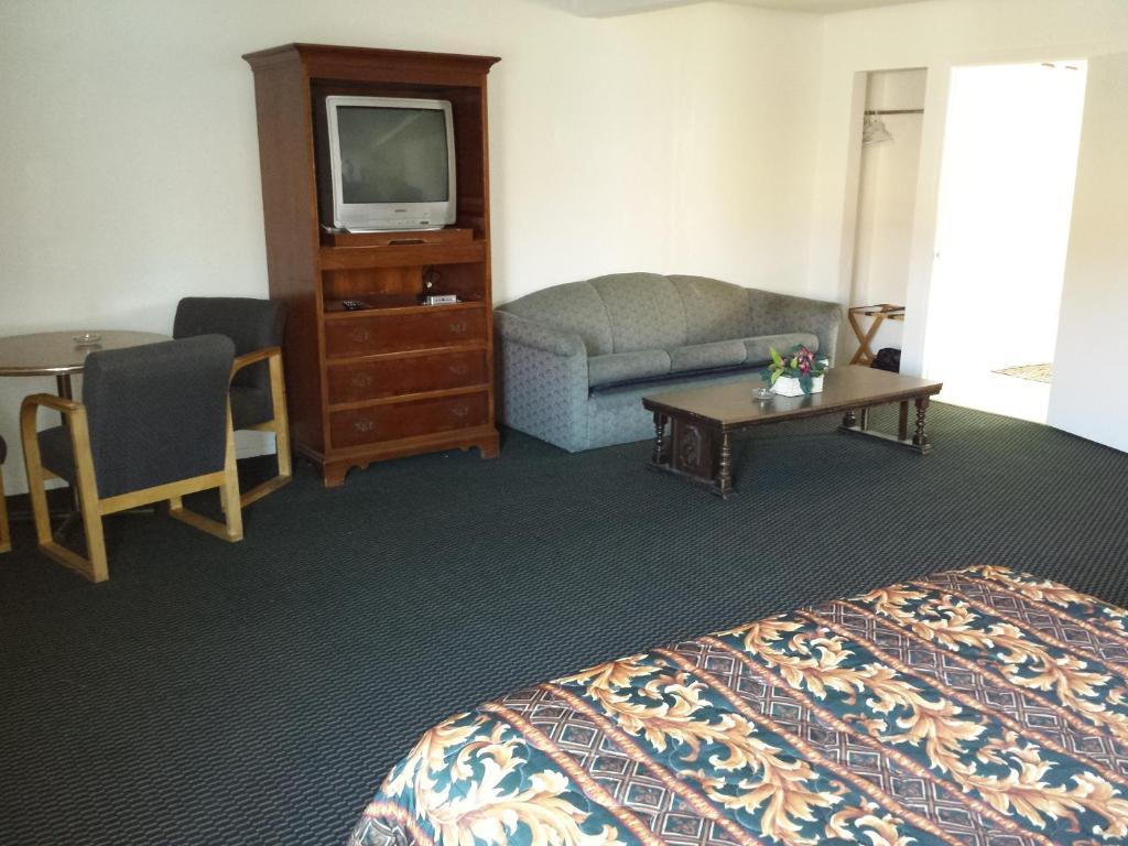 New Kansan Motel Ранчо-Кукамонга Номер фото